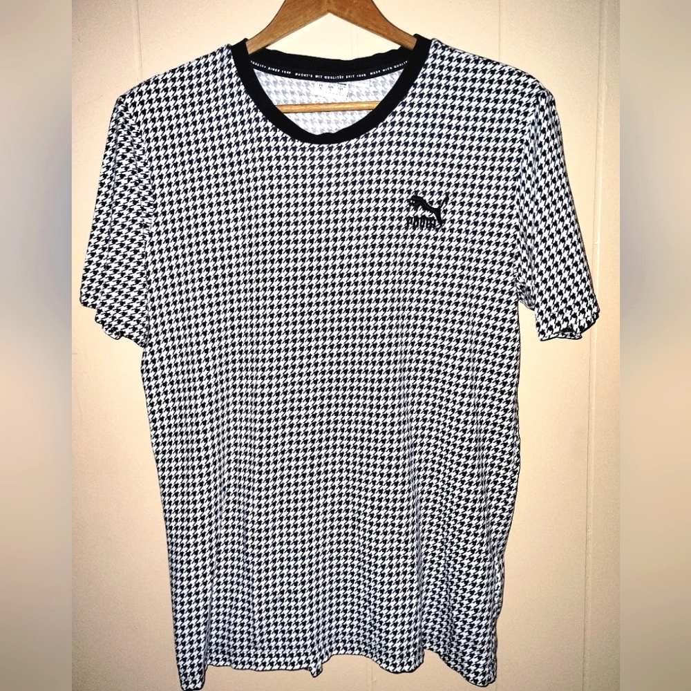 Puma black and white houndstooth patterned tee, men's size small